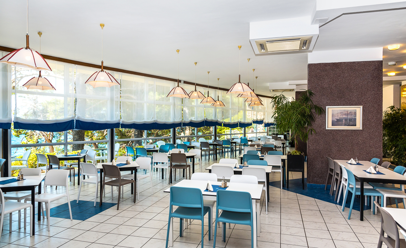 Food & Drinks 3, Sagitta all inclusive holiday resort, Omiš