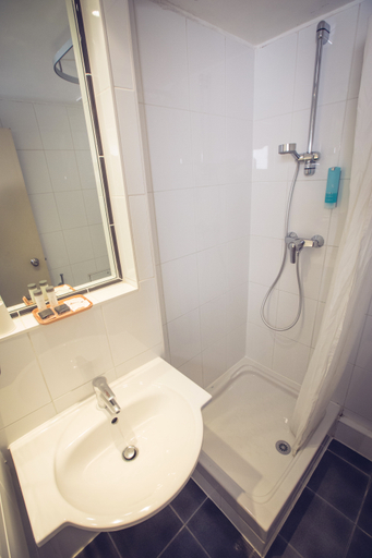 Bathroom 5, Timhotel Paris Gare de Lyon, Paris