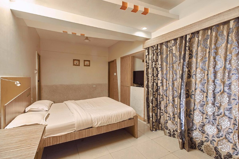 Bedroom 5, Hotel Neelkiran, Thane