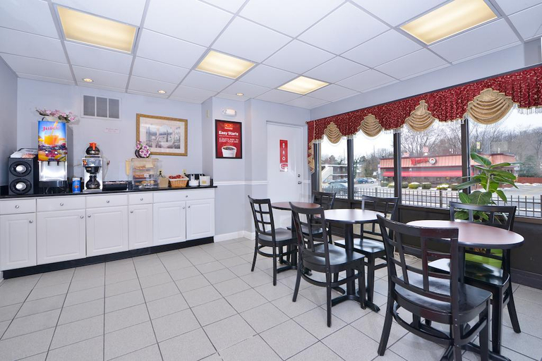 Public Area 2, Econo Lodge Bellmawr Area, Camden