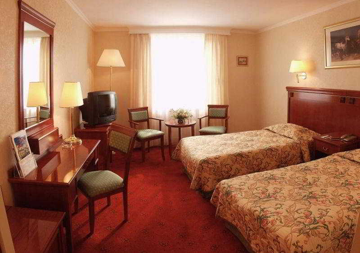 Bedroom 3, Mazurkas, Warsaw
