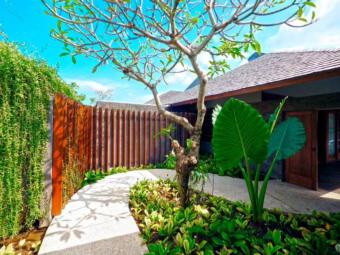 Exterior & Views 3