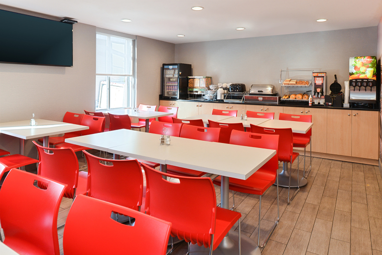 Food & Drinks, Red Lion Inn & Suites Brooklyn, New York