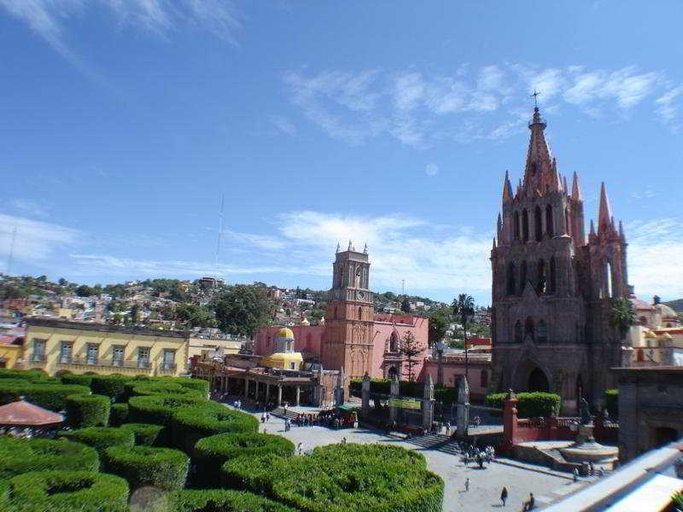 Exterior & Views, Del Portal, Allende