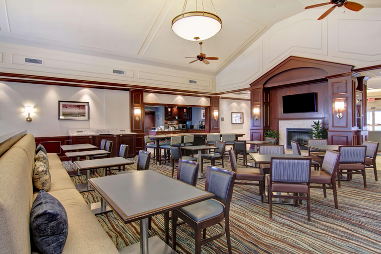 Food & Drinks 5, Homewood Suites by Hilton Toronto Oakville, Halton