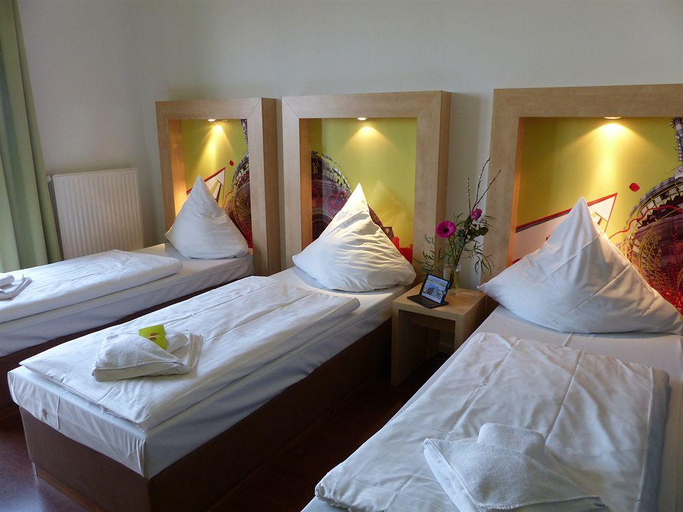 Bedroom 4, H+ Hotel4Youth Berlin, Berlin