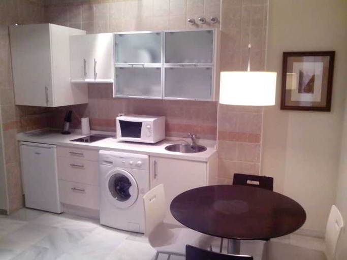 Bedroom 3, Suites Maestranza - Refinadores by Magno Apartments, Sevilla
