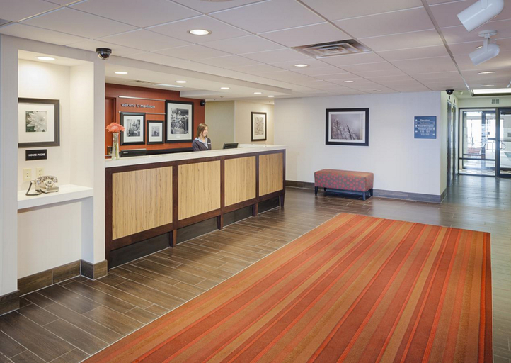 Public Area, Hampton Inn Madison East Towne Mall Area, Dane