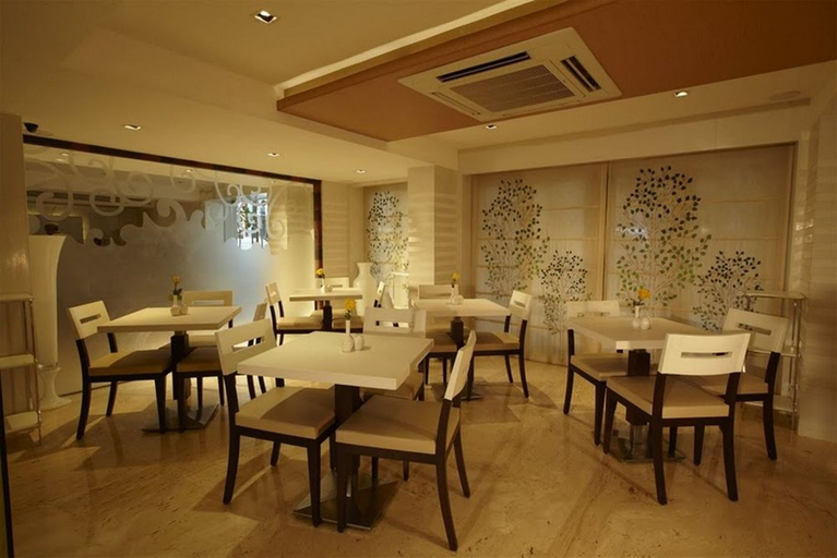 Food & Drinks 5, Hotel Bawa Continental, Juhu, Mumbai Suburban