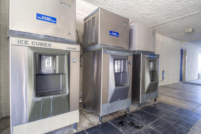 Public Area 5, Motel 6 Palm Springs Downtown, Riverside