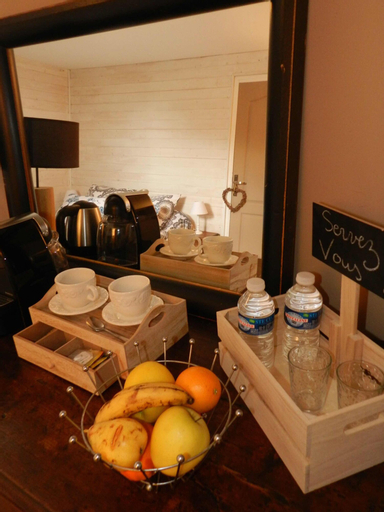 Food & Drinks, Chambre d'Hotes du Vieux Collonges, Rhône