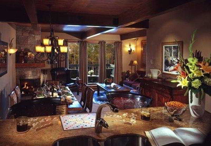 Public Area 4, The Gant, Pitkin