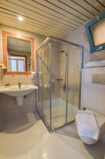 Bathroom 5, Rebin Beach Hotel, Fethiye