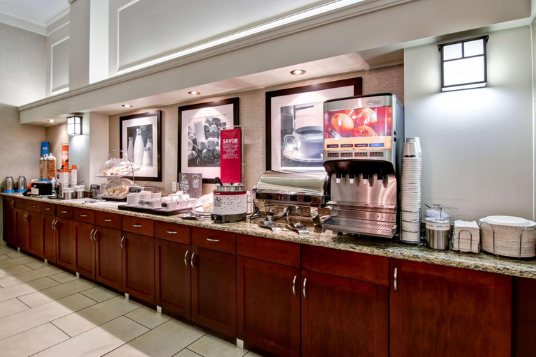 Public Area 2, Hampton Inn & Suites by Hilton Calgary-Airport, Division No. 6