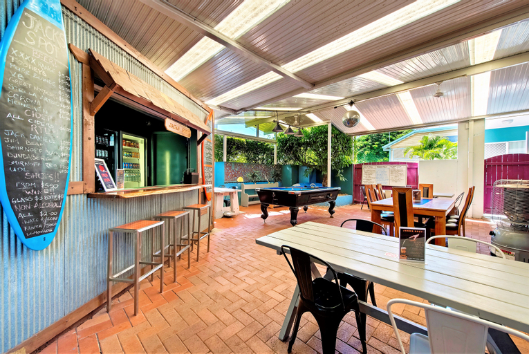 Food & Drinks, Aquarius Gold Coast Resort, Gold Coast
