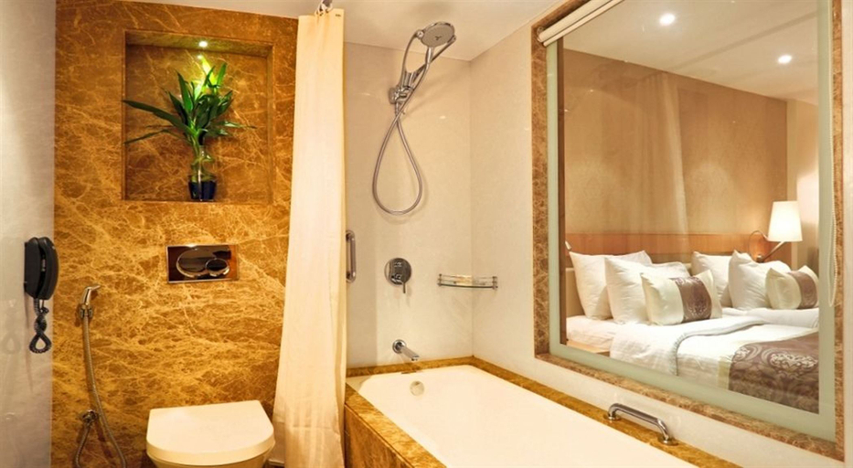 Bathroom 4, Bawa International, Mumbai Suburban