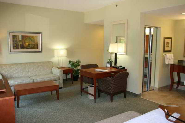 Public Area 3, Hampton Inn & Suites Birmingham East Irondale, Jefferson