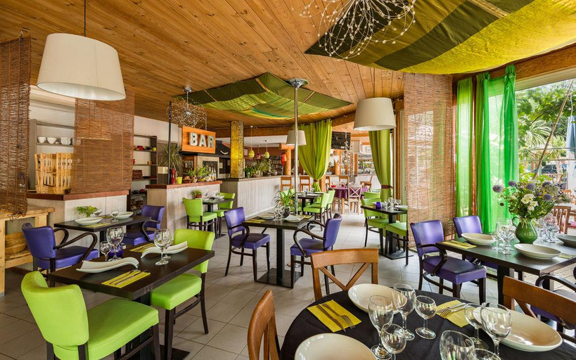Food & Drinks 5, Residence Lagrange Vacances Les Mazets de Gaujac, Gard