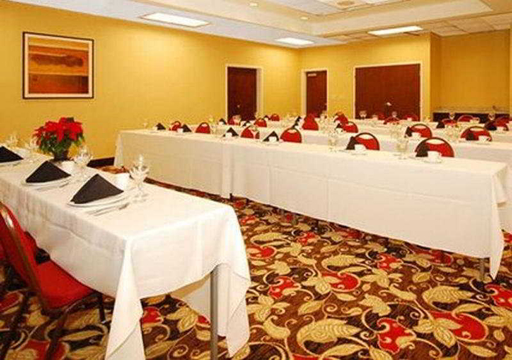 Food & Drinks 5, Comfort Suites East Broad at 270, Franklin