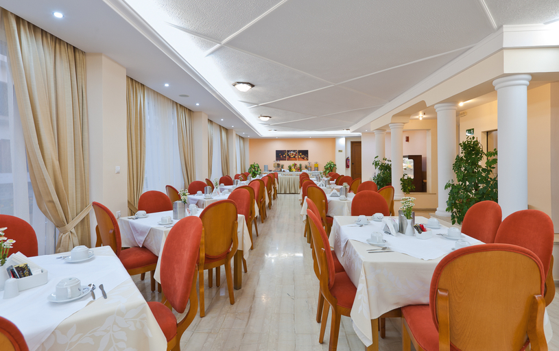 Food & Drinks 3, Chrispy City Living, Crete