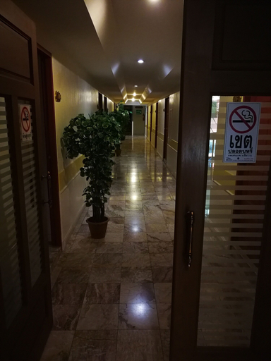 Public Area 3, The Imperial Home Hotel, Lak Si