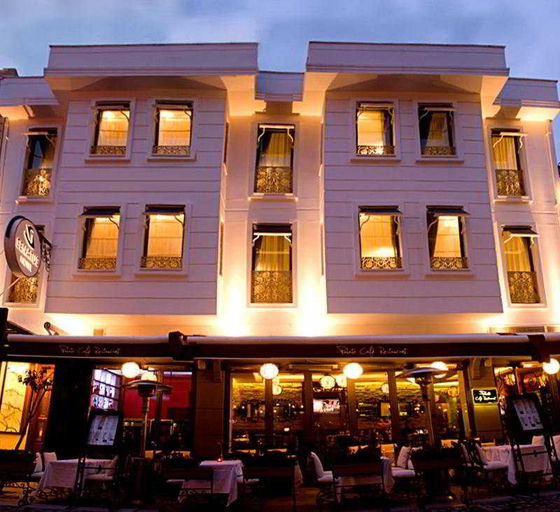 Exterior & Views