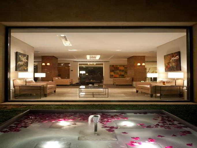 Public Area 3, Al Qasr Metropole Hotel, Wadi Essier