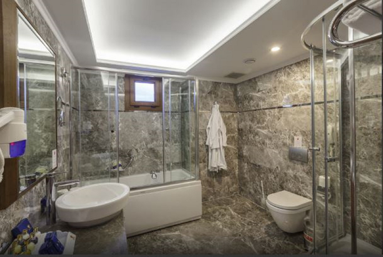 Bathroom 3, Club Hotel Phaselis Rose, Kemer