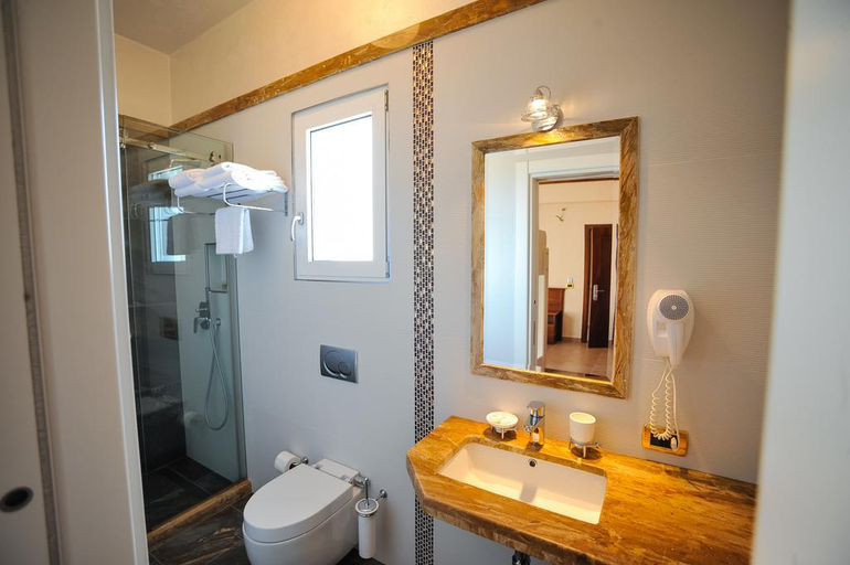 Bathroom 4, Iliria International, Durrësit