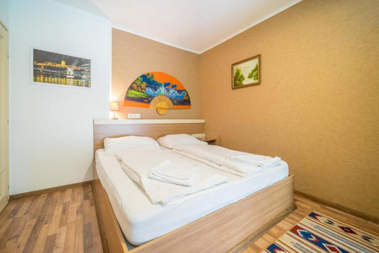 Bedroom 2, Silver Hotel Budapest City Center, Budapesti