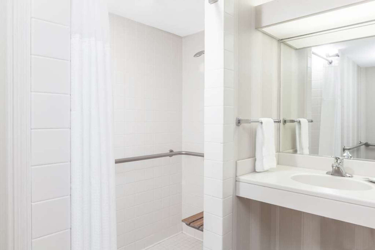 Bathroom 4, Wyndham Indianapolis Airport, Indianapolis