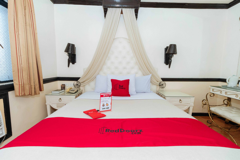 RedDoorz Plus @ Mother Ignacia Quezon City, Quezon City
