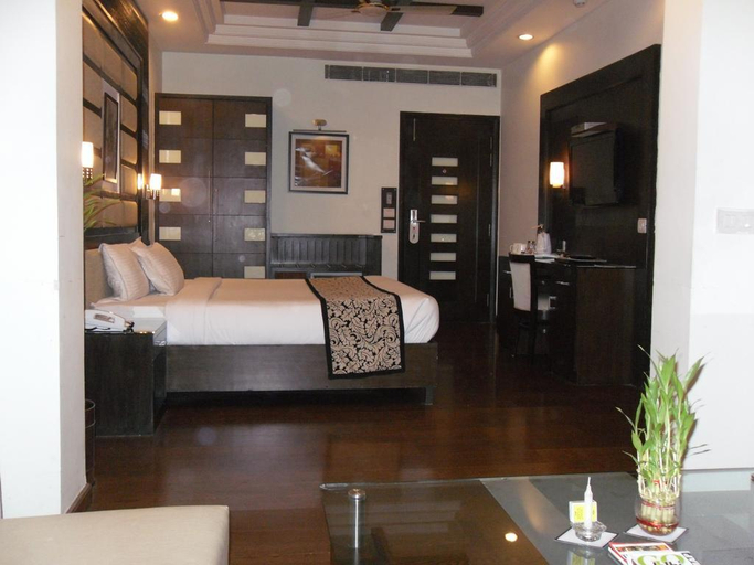 Public Area 3, Karon Hotel - Lajpat Nagar, Delhi