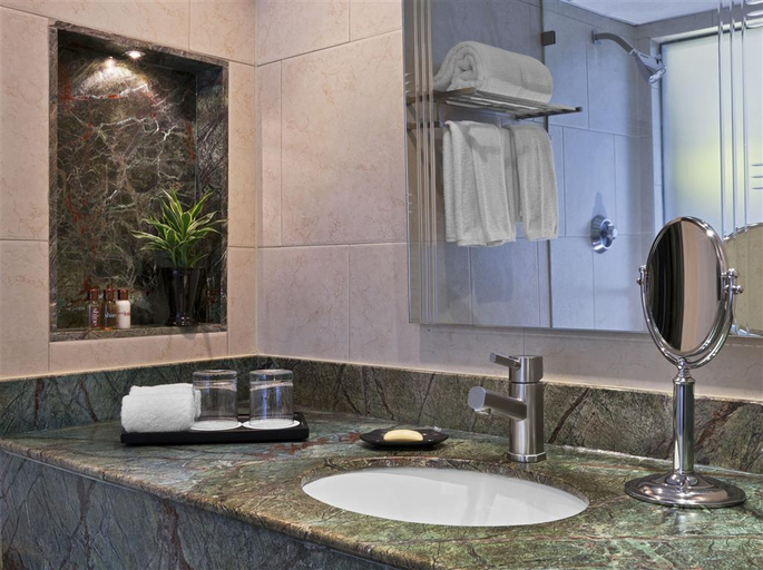 Bathroom 5, Sheraton Grand Panama, Panamá