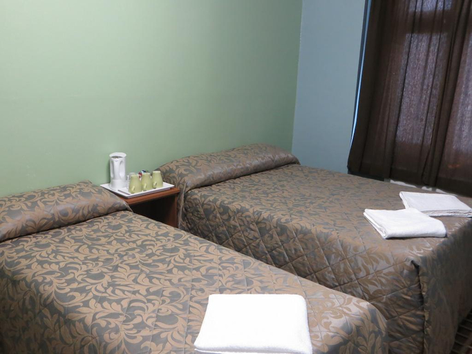 Bedroom 3, Corbigoe Hotel, London