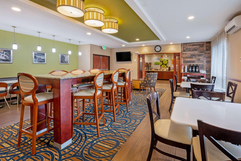 Food & Drinks 5, LaQuinta Inn and Suites, Ada