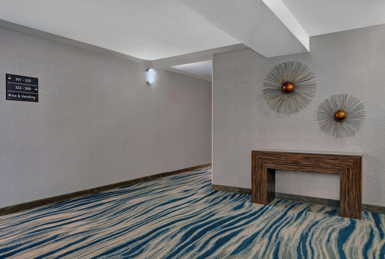 Public Area 2, Hampton Inn Charleston/Mt. Pleasant-Patriots Point, Charleston