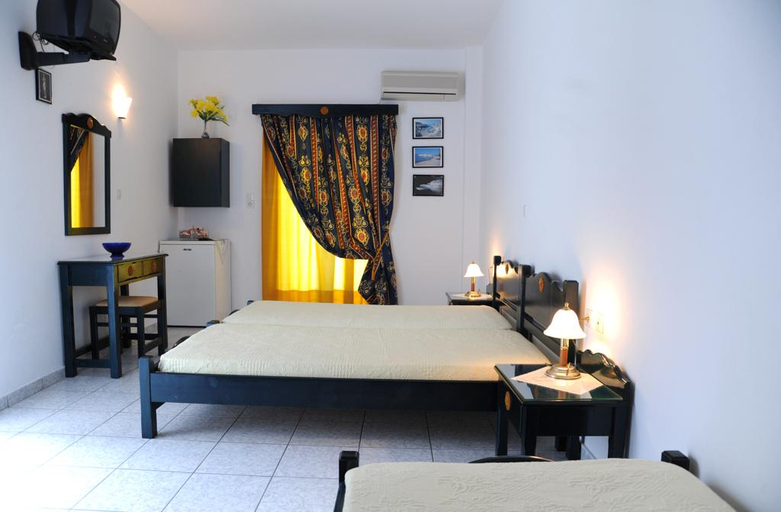 Bedroom 2, Anna Zisimos rooms, South Aegean