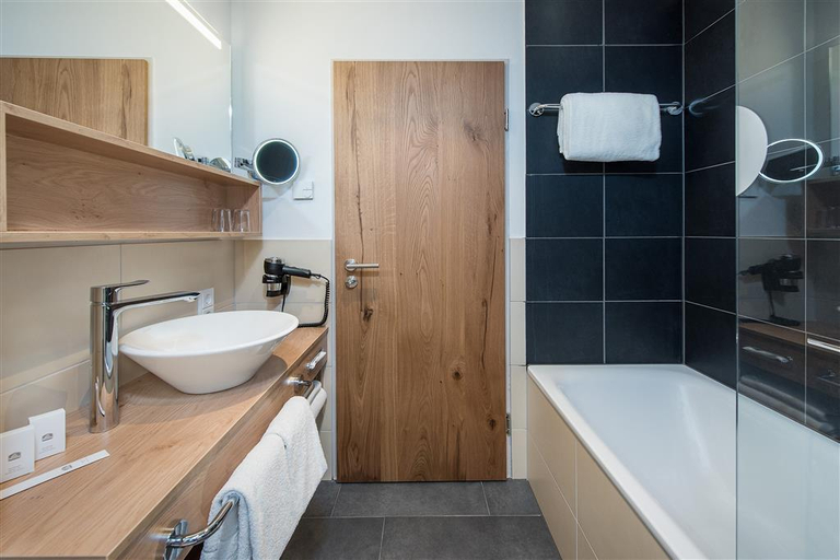 Bathroom, Obermühle Boutique Resort, Garmisch-Partenkirchen