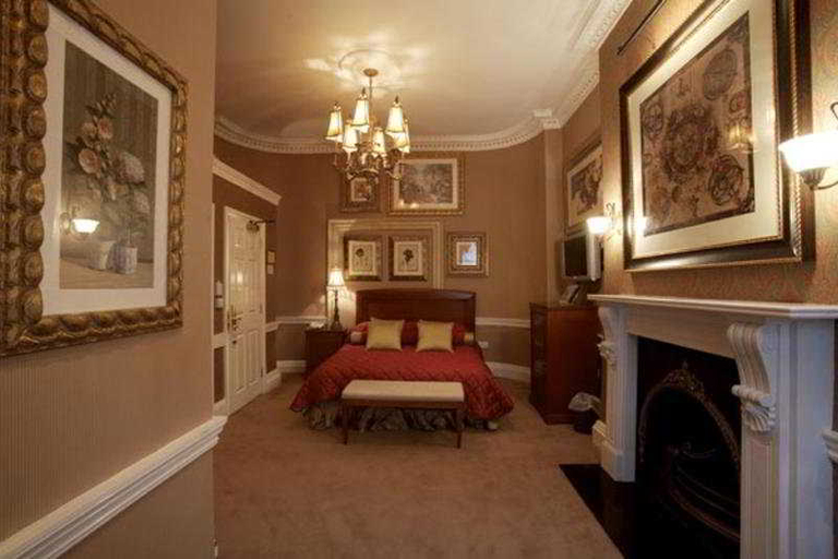 Public Area 3, Opulence, London