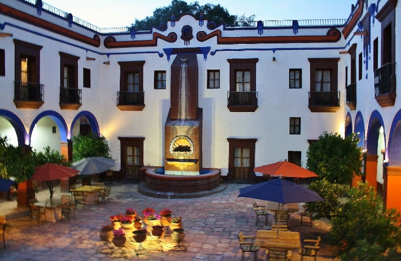 Exterior & Views