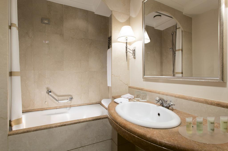 Bathroom 4, Courtyard by Marriott Rome Central Park, Roma