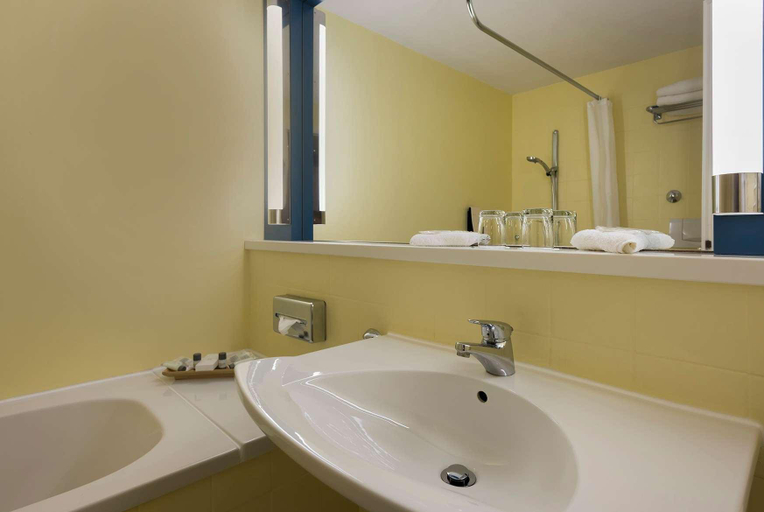 Bathroom 5, Wyndham Grand Bad Reichenhall Axelmannstein, Berchtesgadener Land