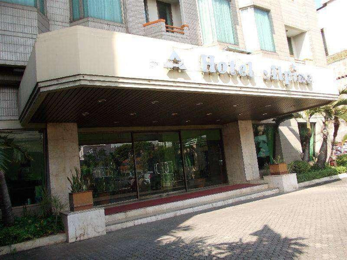Exterior & Views 2, Alpine Hotel, Central Jakarta