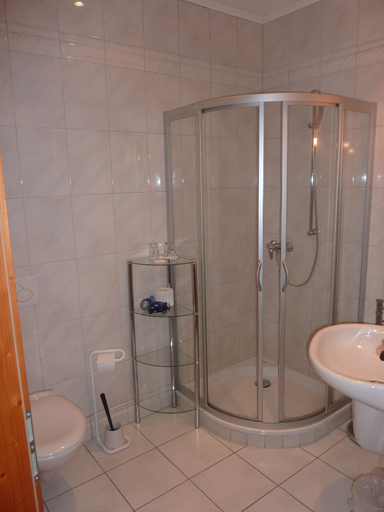 Bathroom 5, Hotel Wernerwald, Cuxhaven