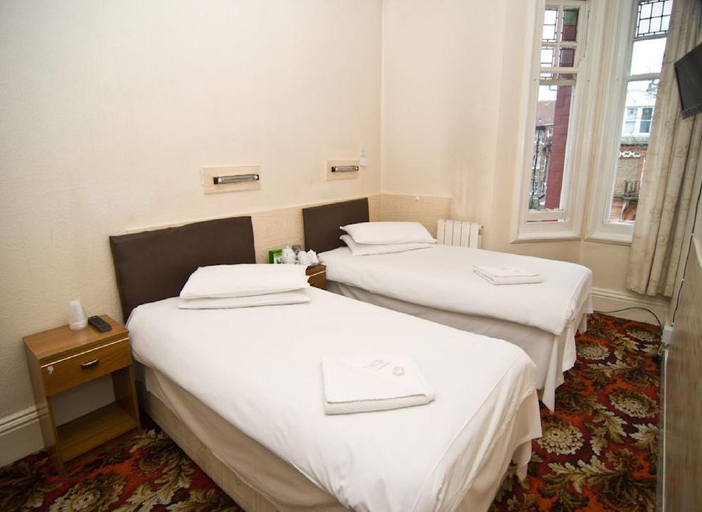 Bedroom 2, Charlies, London