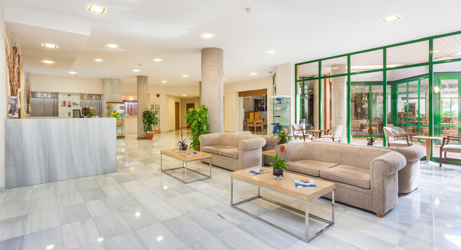 Public Area 2, Globales Nova, Baleares