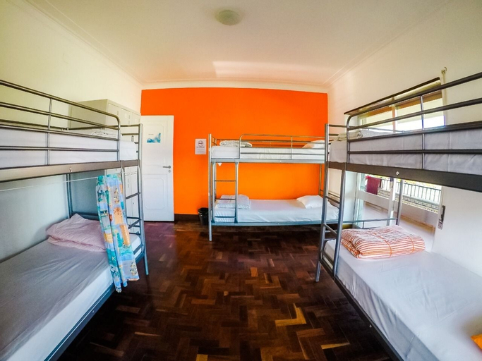 Carcavelos Surf Hostel, Cascais