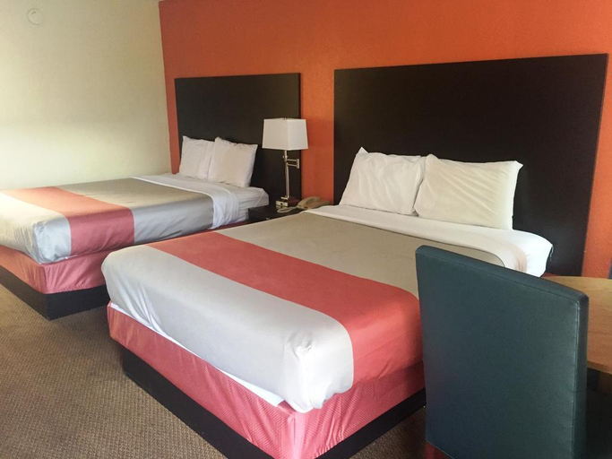Bedroom 3, Econo Lodge Central, Bexar