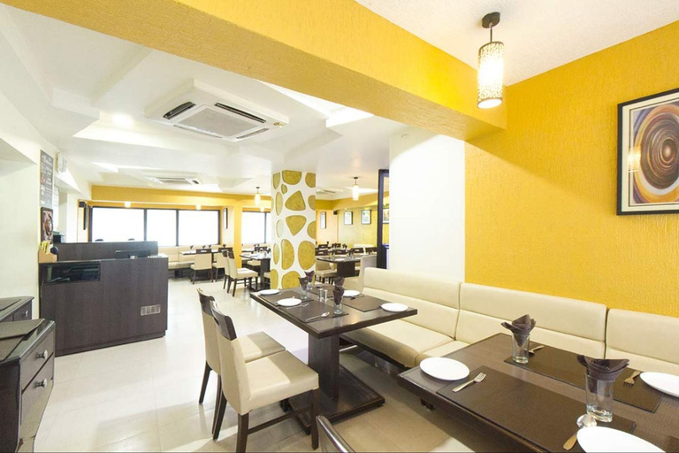 Food & Drinks, Hotel Savshanti Towers, Vadodara